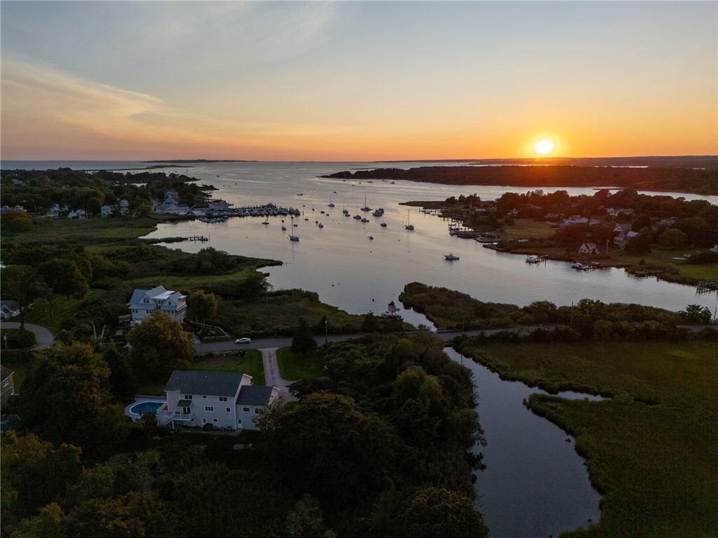 112 Avondale Road Westerly, RI 02891 - Photo 15 of 46