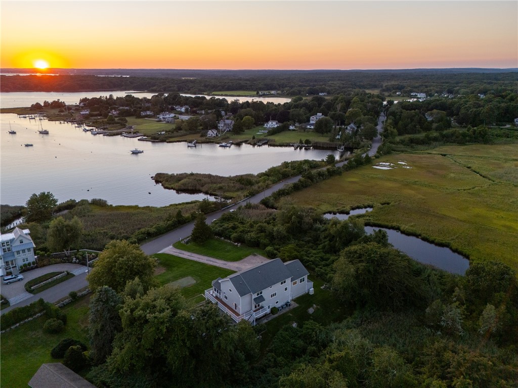 112 Avondale Road Westerly, RI 02891 - Photo 17 of 46