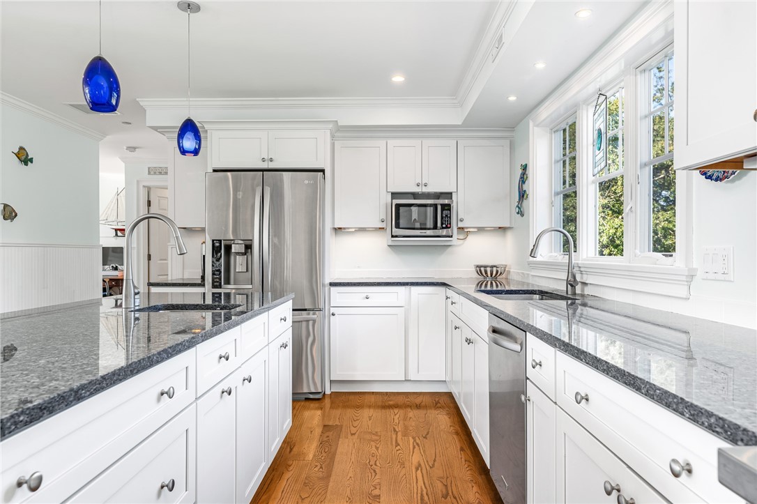 112 Avondale Road Westerly, RI 02891 - Photo 24 of 46