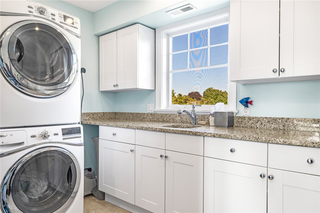 112 Avondale Road Westerly, RI 02891 - Photo 28 of 46