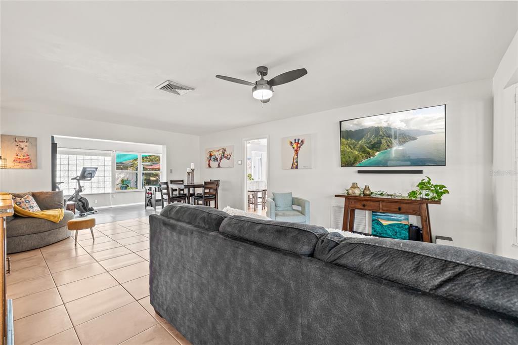 2423 Rutland Lane Clearwater, FL 33763 - Photo 10 of 68 Gallery Image 10