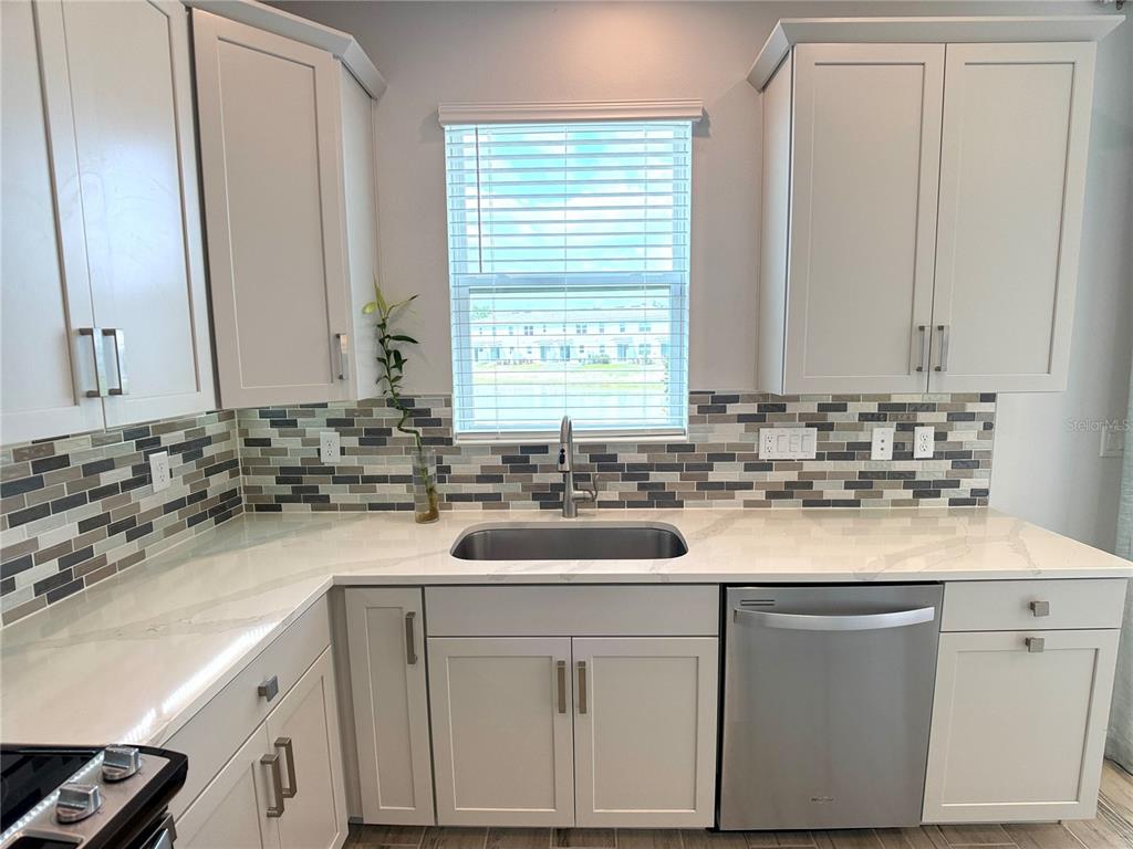 771 Spring Palms Loop Orlando, FL 32828 - Photo 7 of 40