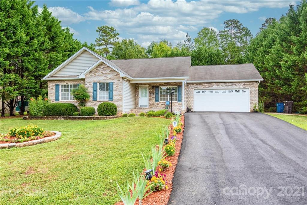 5106 Silver Tree Trail Conover, NC 28613 - Photo 3 of 46 Gallery Image 3