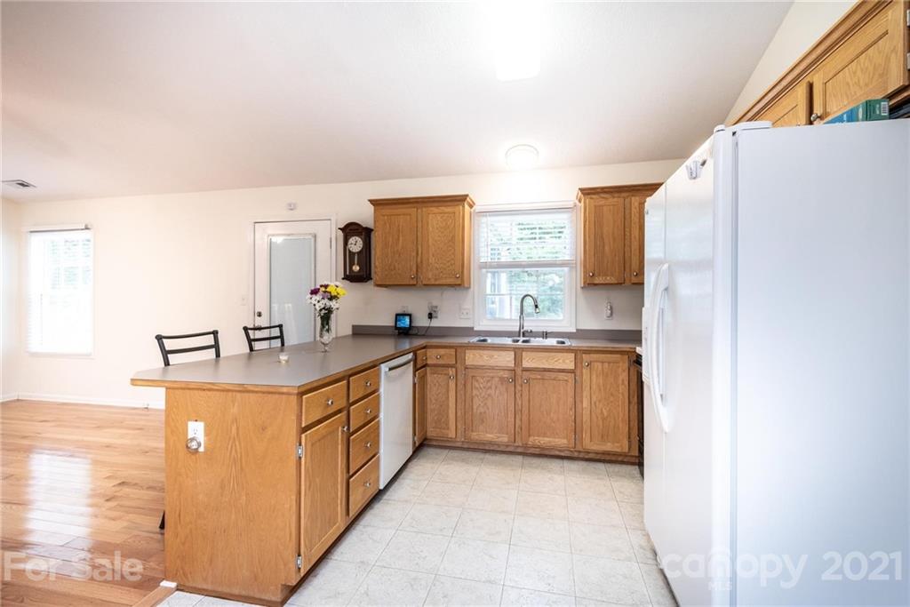 5106 Silver Tree Trail Conover, NC 28613 - Photo 23 of 46 Gallery Image 23