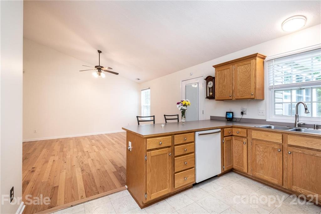 5106 Silver Tree Trail Conover, NC 28613 - Photo 24 of 46 Gallery Image 24
