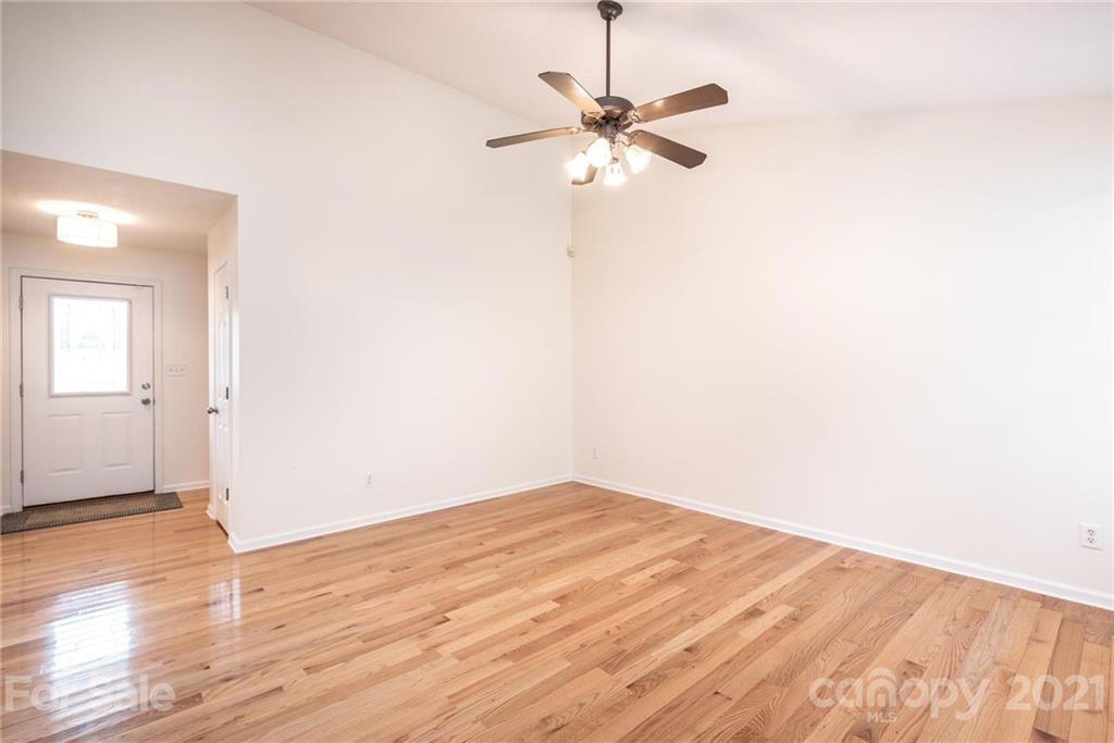 5106 Silver Tree Trail Conover, NC 28613 - Photo 31 of 46 Gallery Image 31