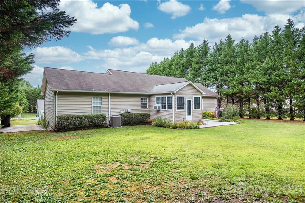 5106 Silver Tree Trail Conover, NC 28613 - Photo 9 of 46 Gallery Image 9