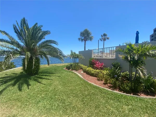 $2,995 | 6035 Sea Ranch Drive, Unit 215, Hudson, FL 34667