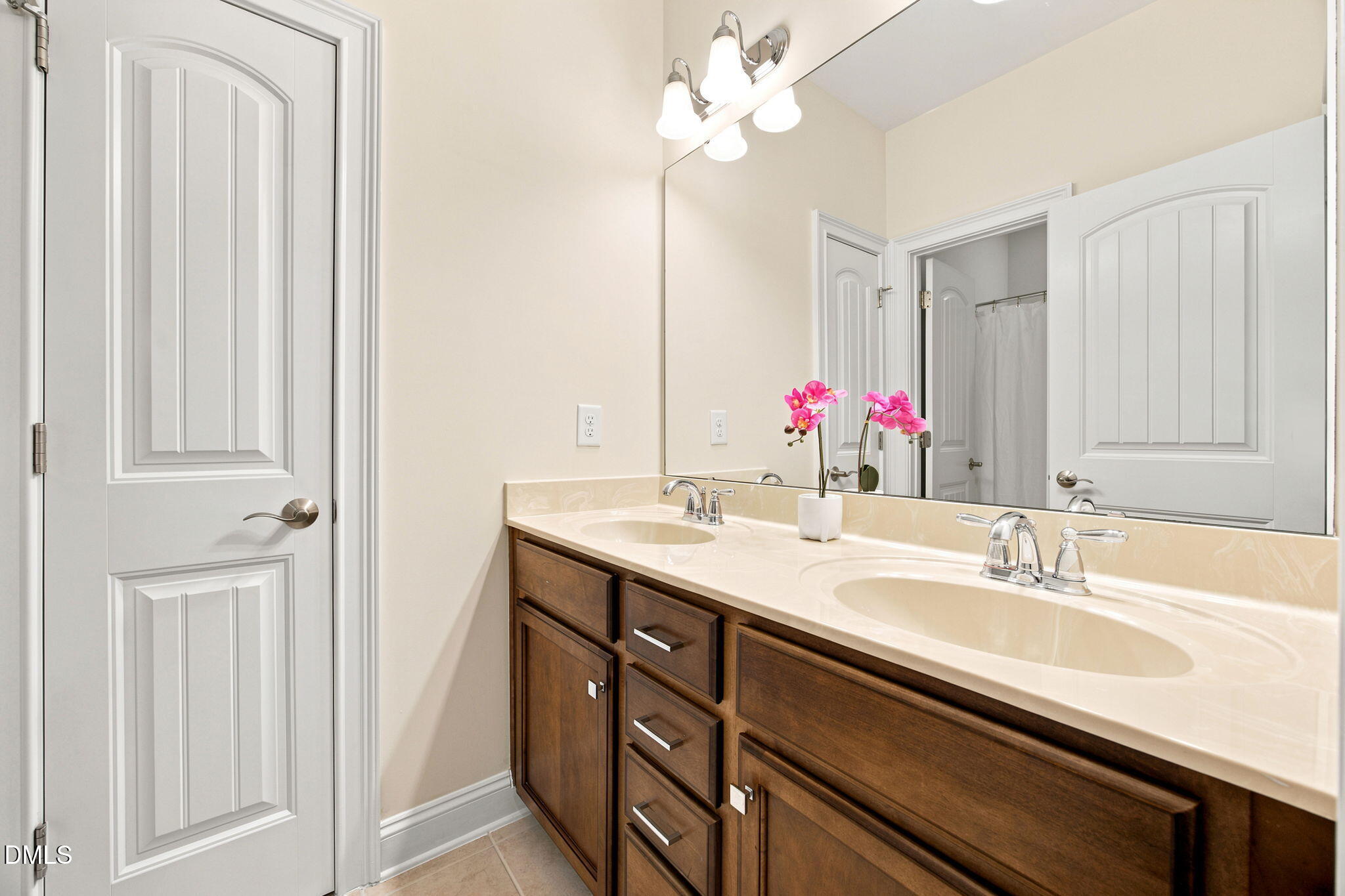 12913 Saxon Way Raleigh, NC 27613 - Photo 36 of 57 49-web-or-mls-IMG_7603_Edit
