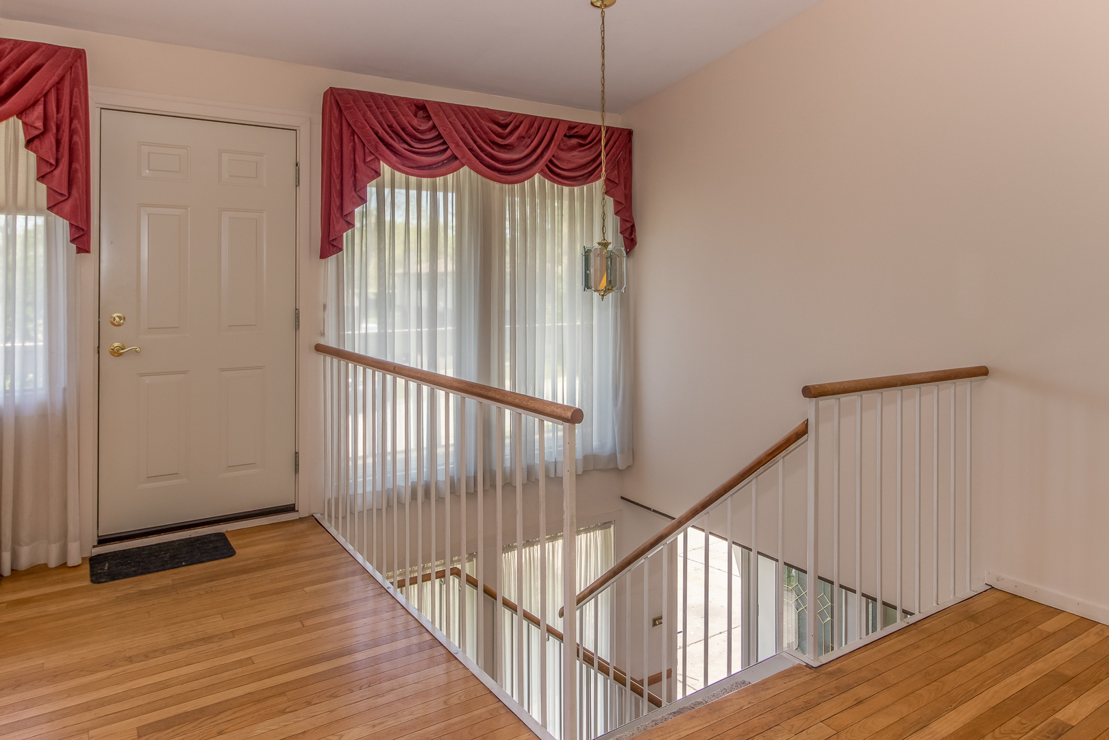 1470 Dennison Road Hoffman Estates, IL 60169 - Photo 5 of 33 Gallery Image 5