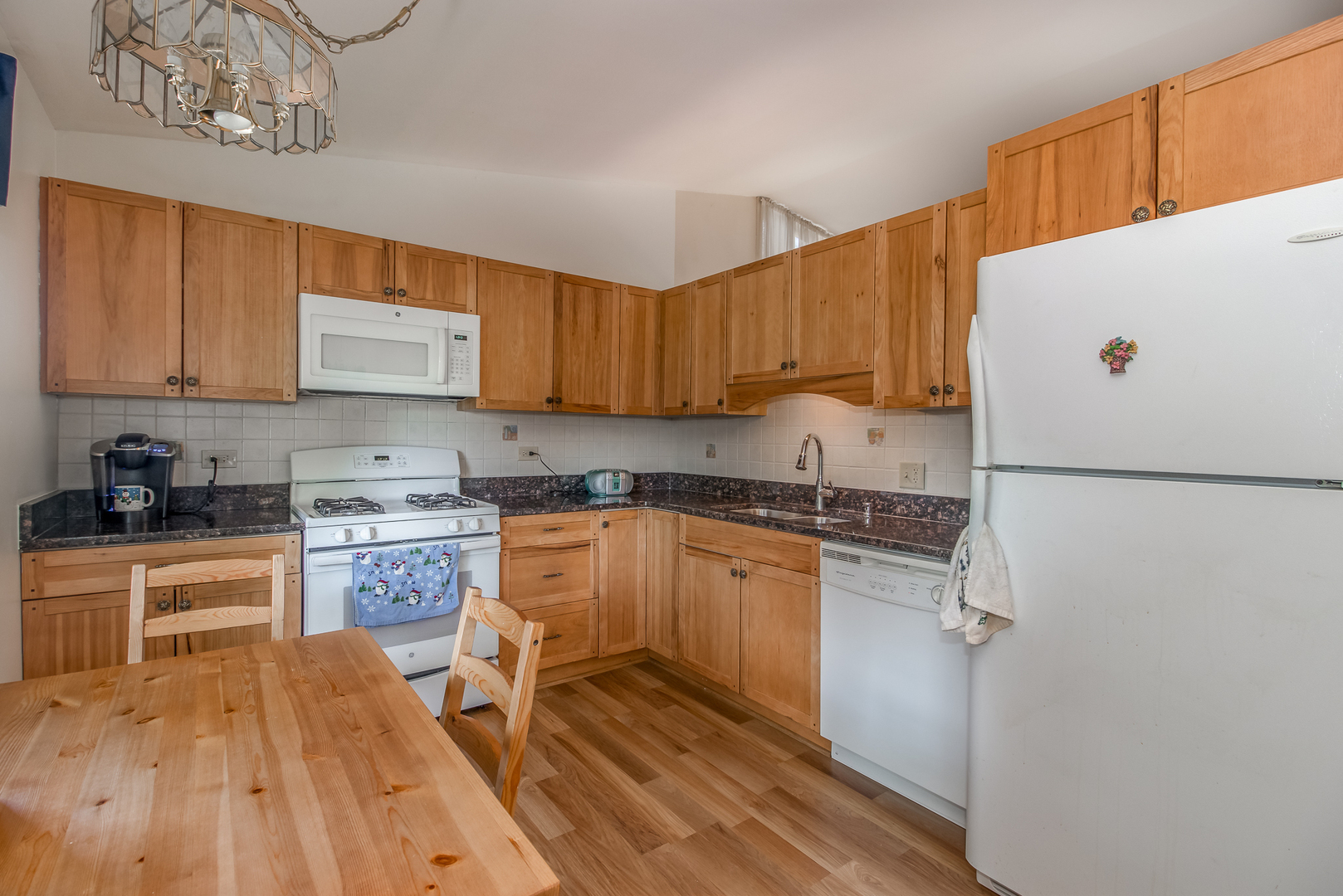 1470 Dennison Road Hoffman Estates, IL 60169 - Photo 8 of 33 Gallery Image 8