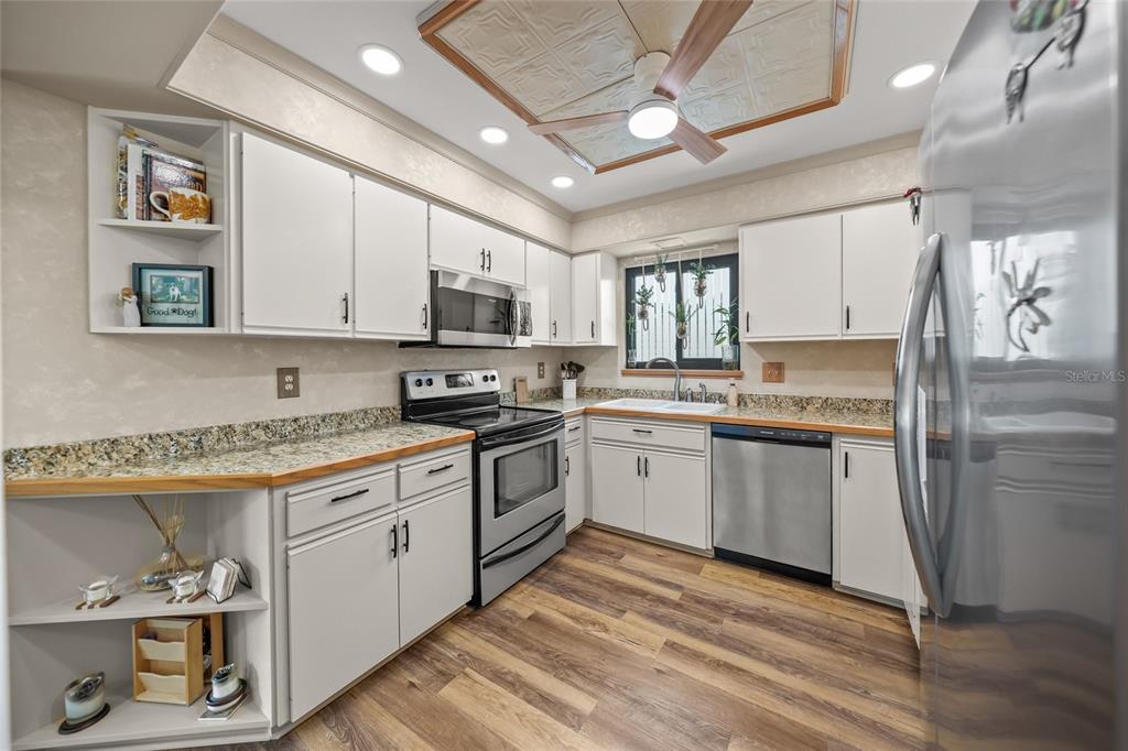 3643 Meridale Road Sarasota, FL 34233 - Photo 16 of 50