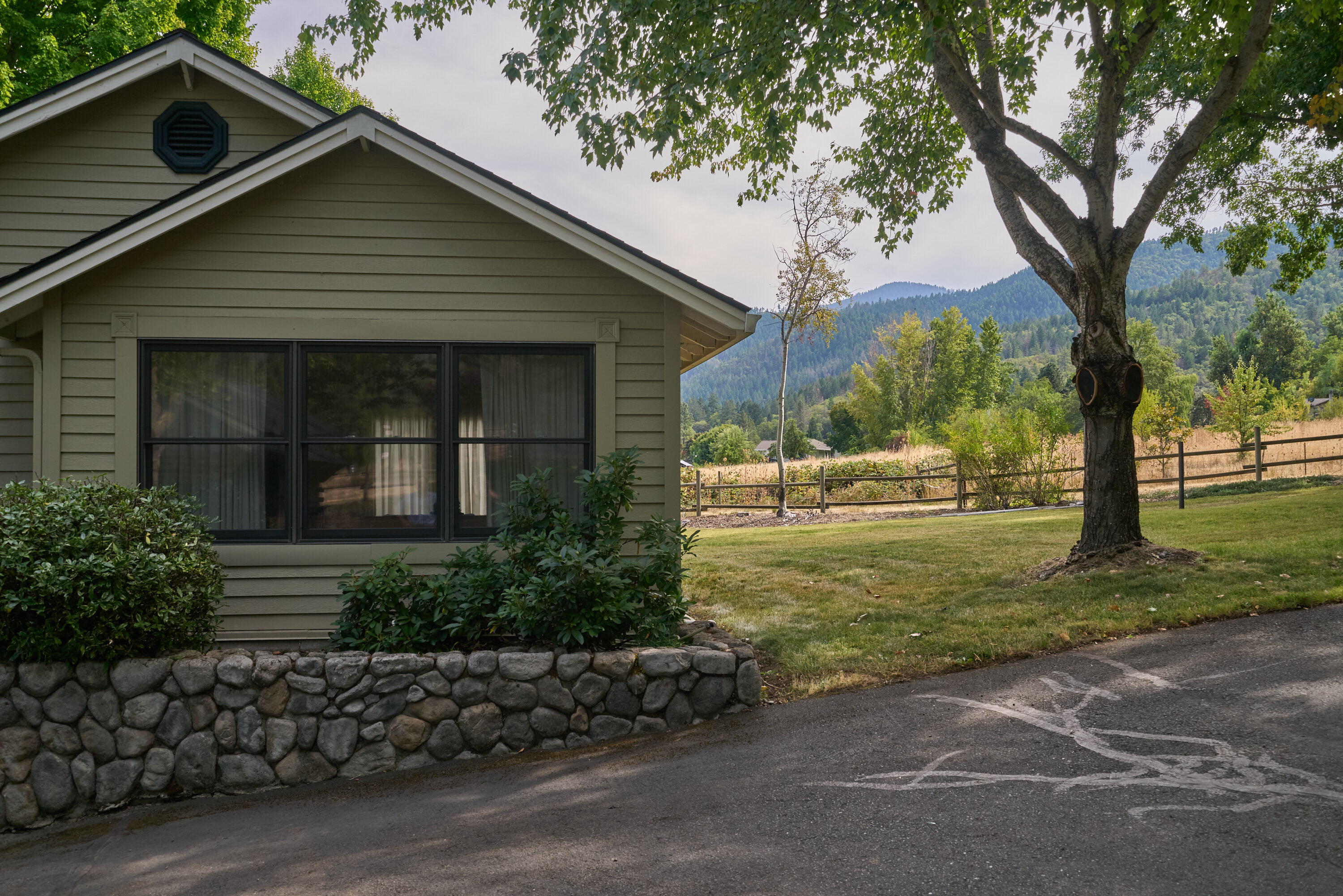 3095 Burrell Road Medford, OR 97501 - Photo 37 of 70 3095 Burrell_Medford-37