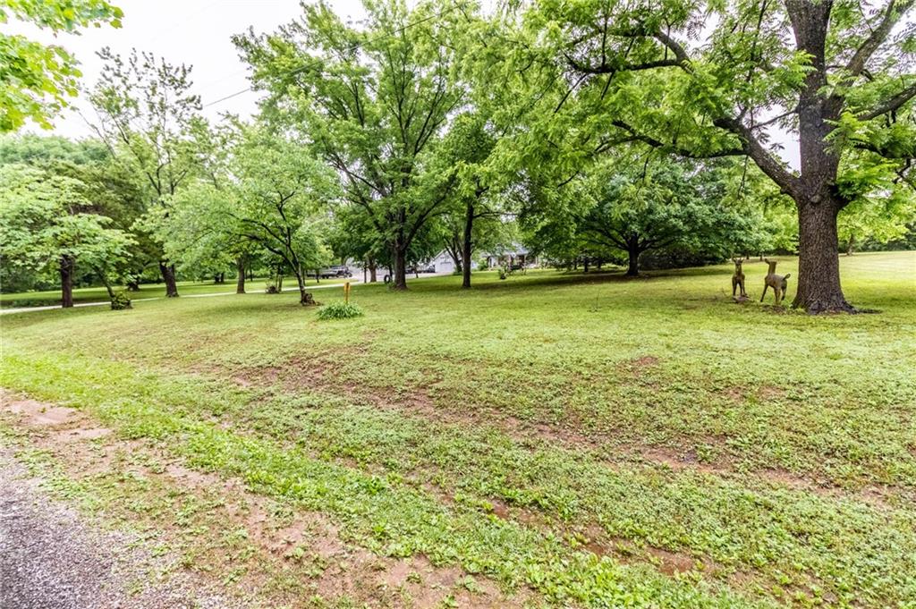 136 Northeast 901p Road Clinton, MO 64735 - Photo 16 of 53