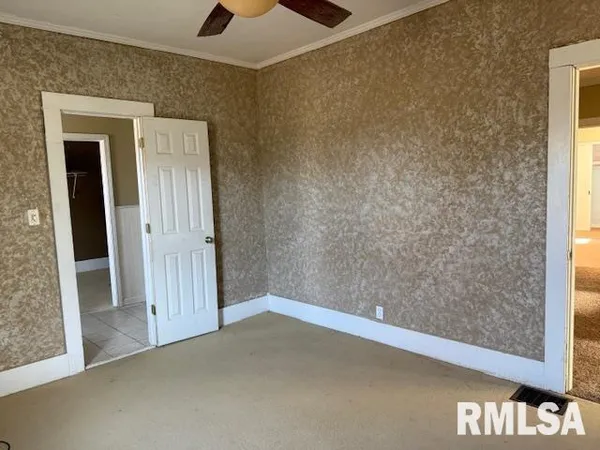 en empty room with window