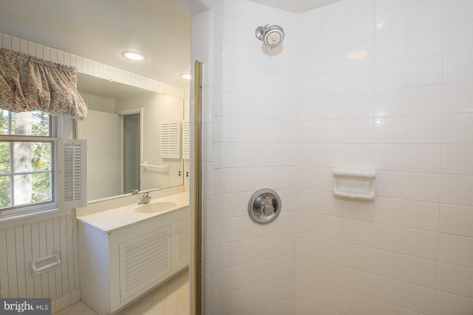 75 Pugh Road Wayne, PA 19087 - Photo 13 of 26 Master Bathroom