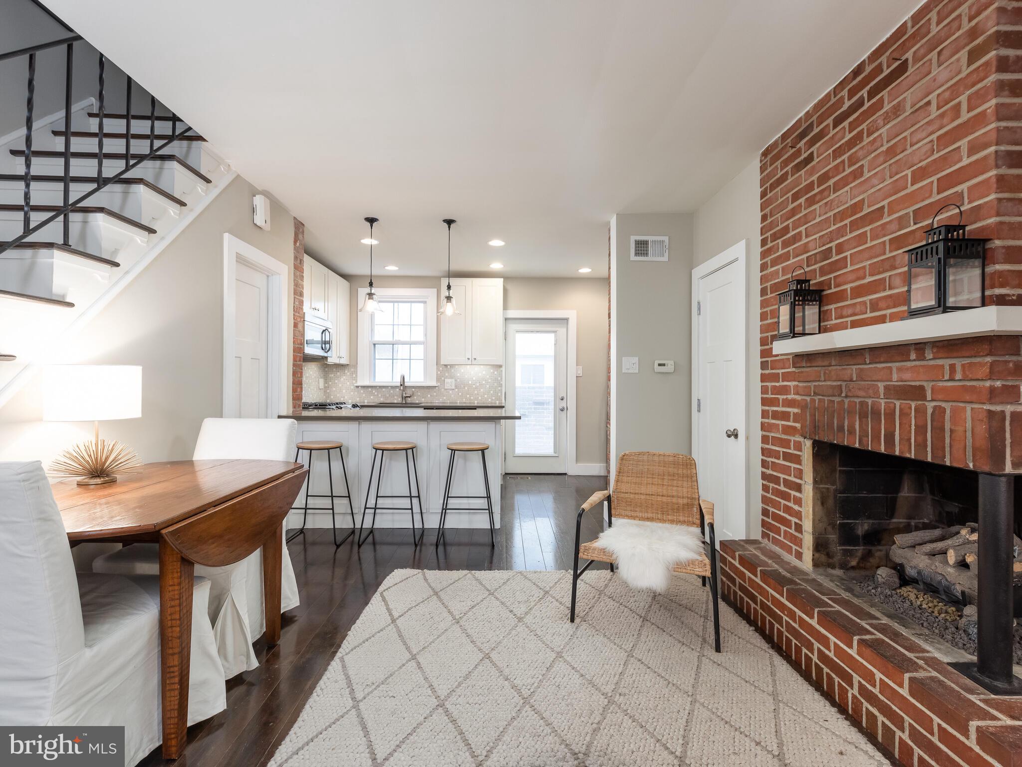 1633 Addison Street Philadelphia, PA 19146 - Photo 2 of 18 Living Room