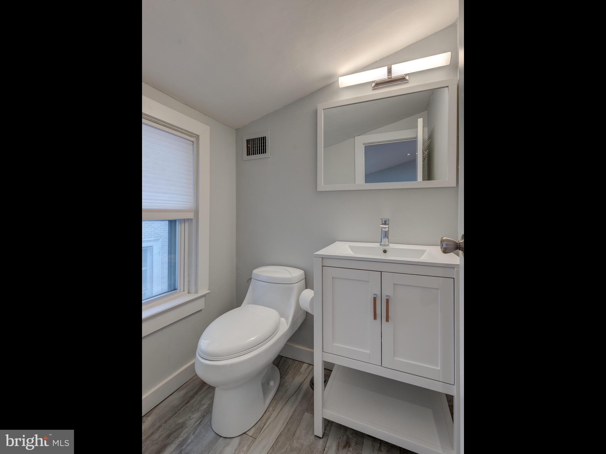 1633 Addison Street Philadelphia, PA 19146 - Photo 15 of 18 Half Bath