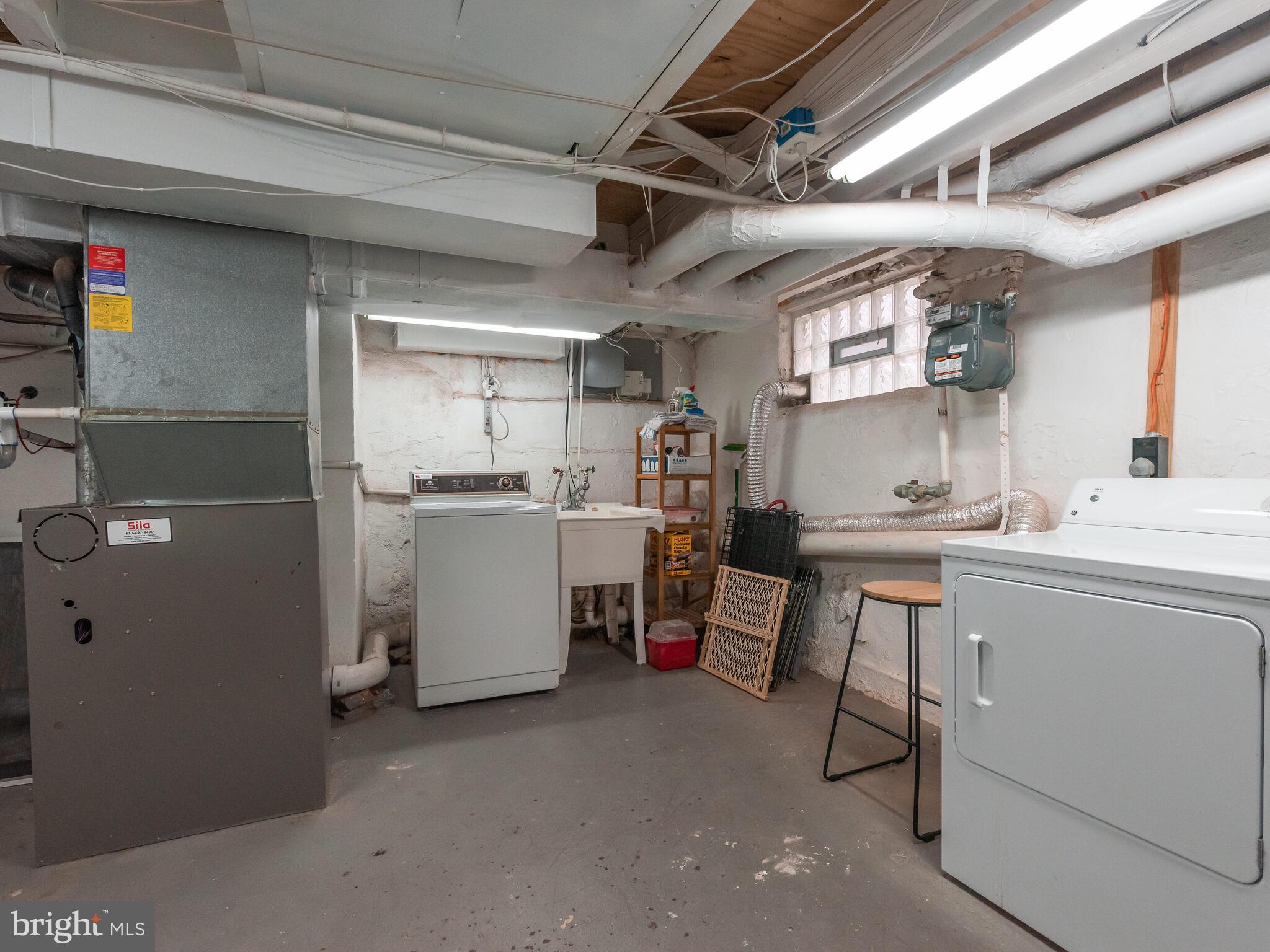 1633 Addison Street Philadelphia, PA 19146 - Photo 17 of 18 Laundry