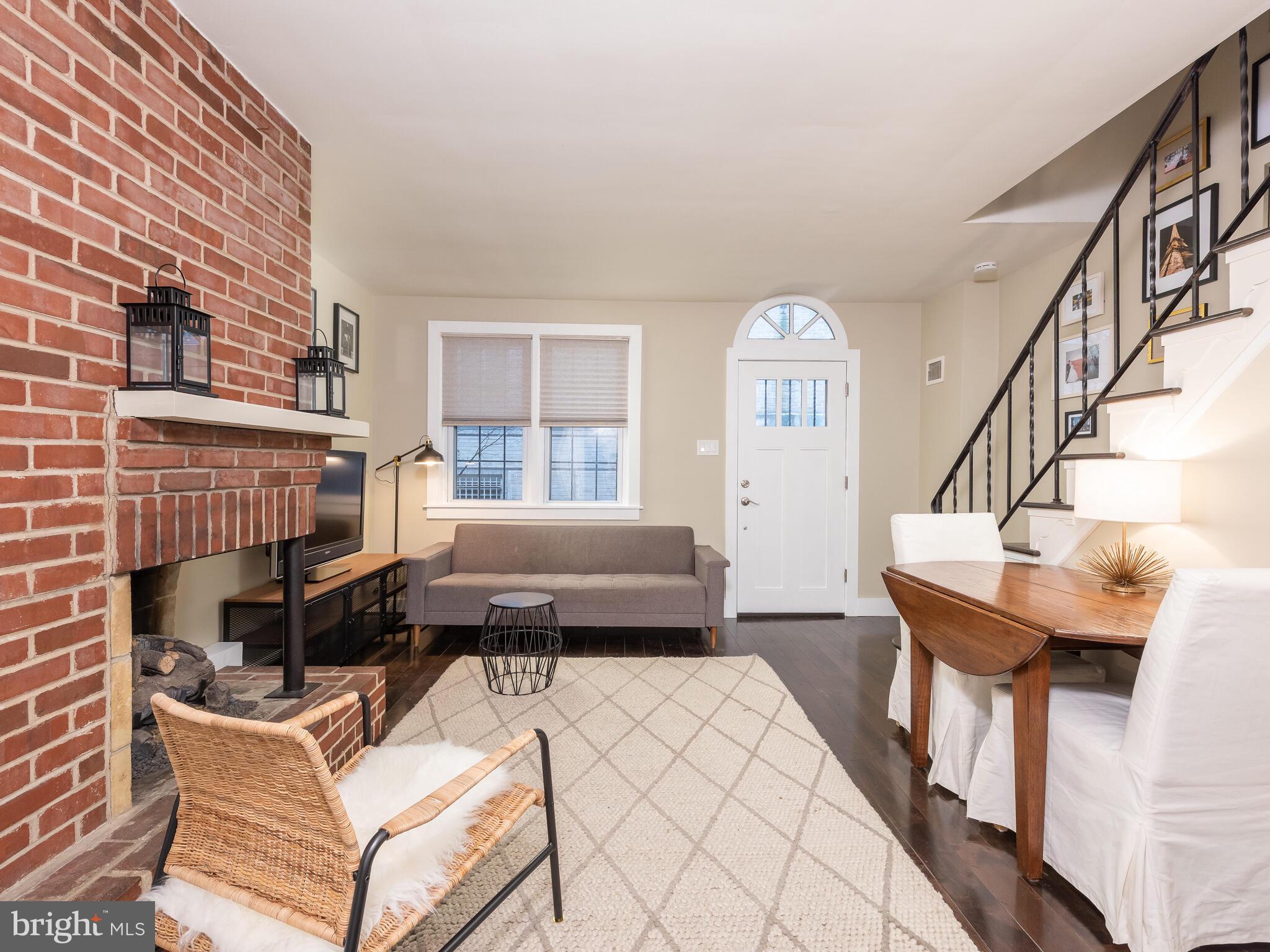 1633 Addison Street Philadelphia, PA 19146 - Photo 3 of 18 Living Room