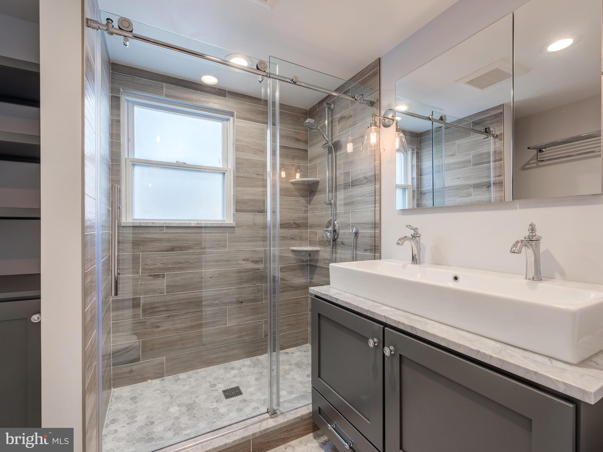 1633 Addison Street Philadelphia, PA 19146 - Photo 9 of 18 Primary Bath