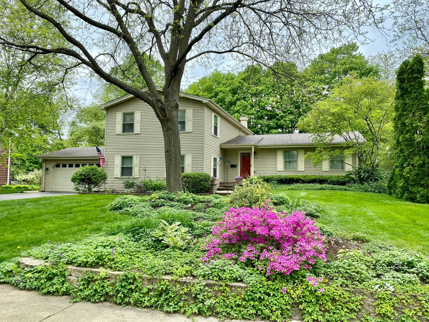 531 North Tyler Road St. Charles, IL 60174 - Photo 1 of 25