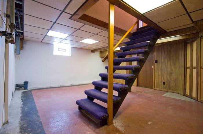 5006 Glenhurst Road Pittsburgh, PA 15207 - Photo 17 of 20 STAIRS TO LOWER LEVEL