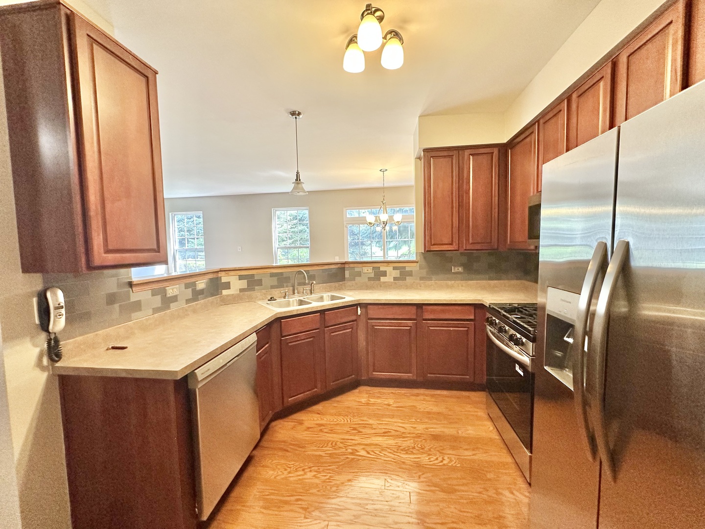 1911 Crestview Circle Romeoville, IL 60446 - Photo 3 of 25 Gallery Image 3