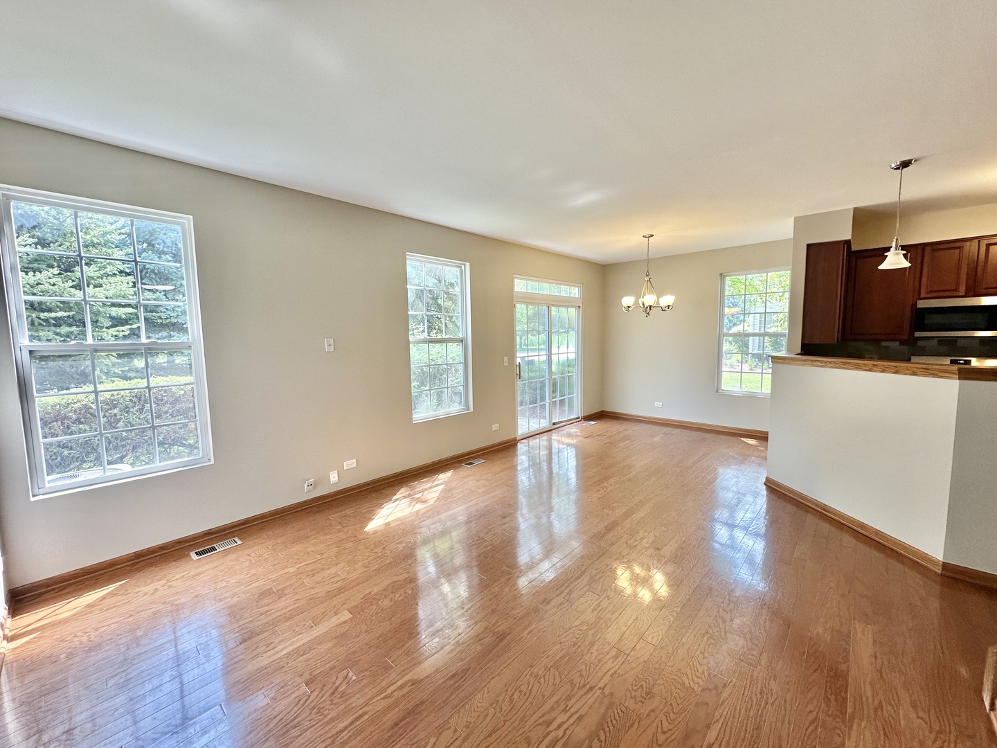 1911 Crestview Circle Romeoville, IL 60446 - Photo 8 of 25 Gallery Image 8
