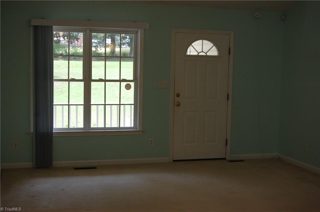 4301 Edgemore Road Greensboro, NC 27455 - Photo 6 of 19 Gallery Image 6