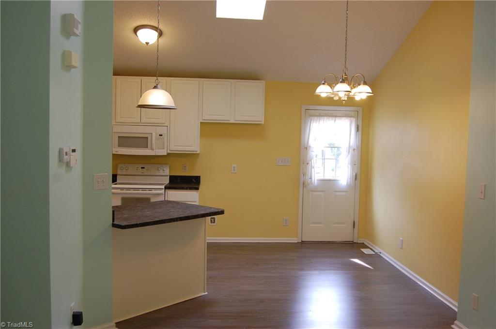 4301 Edgemore Road Greensboro, NC 27455 - Photo 9 of 19 Gallery Image 9