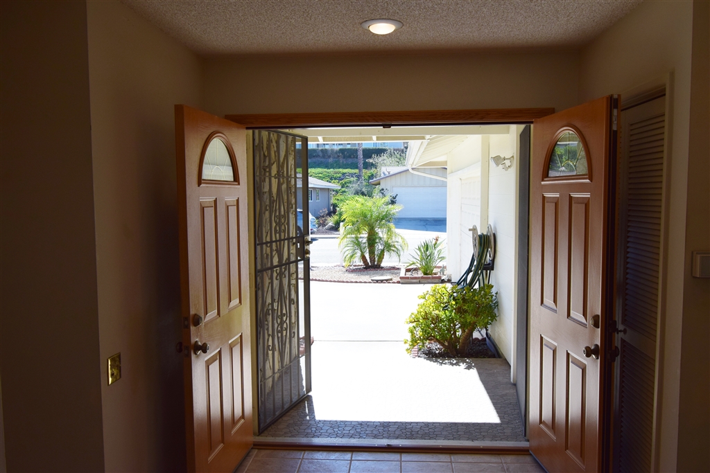 12158 Callado Road Rancho Bernardo, CA 92128 - Photo 2 of 22 Gallery Image 2