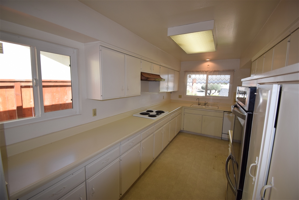 12158 Callado Road Rancho Bernardo, CA 92128 - Photo 6 of 22 Gallery Image 6