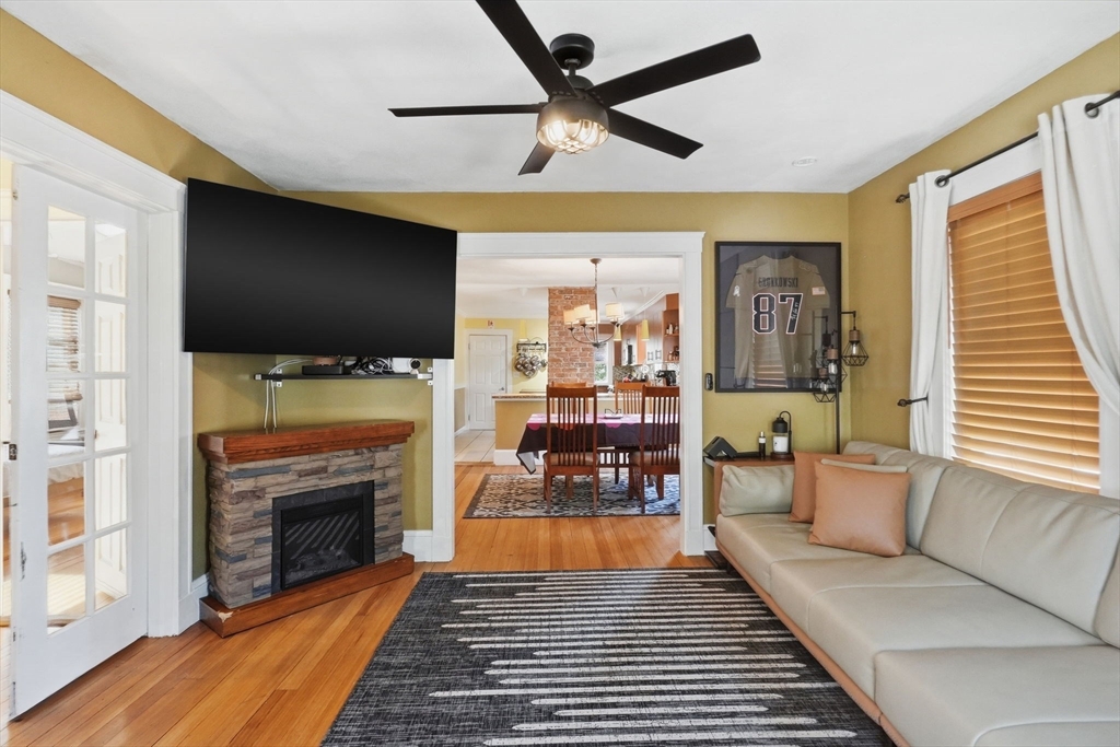139 Sycamore Street, Unit 139 Belmont, MA 02478 - Photo 3 of 29