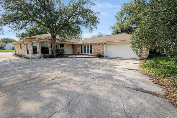 $194,900 | 316 Teakwood Drive, Victoria, TX 77901