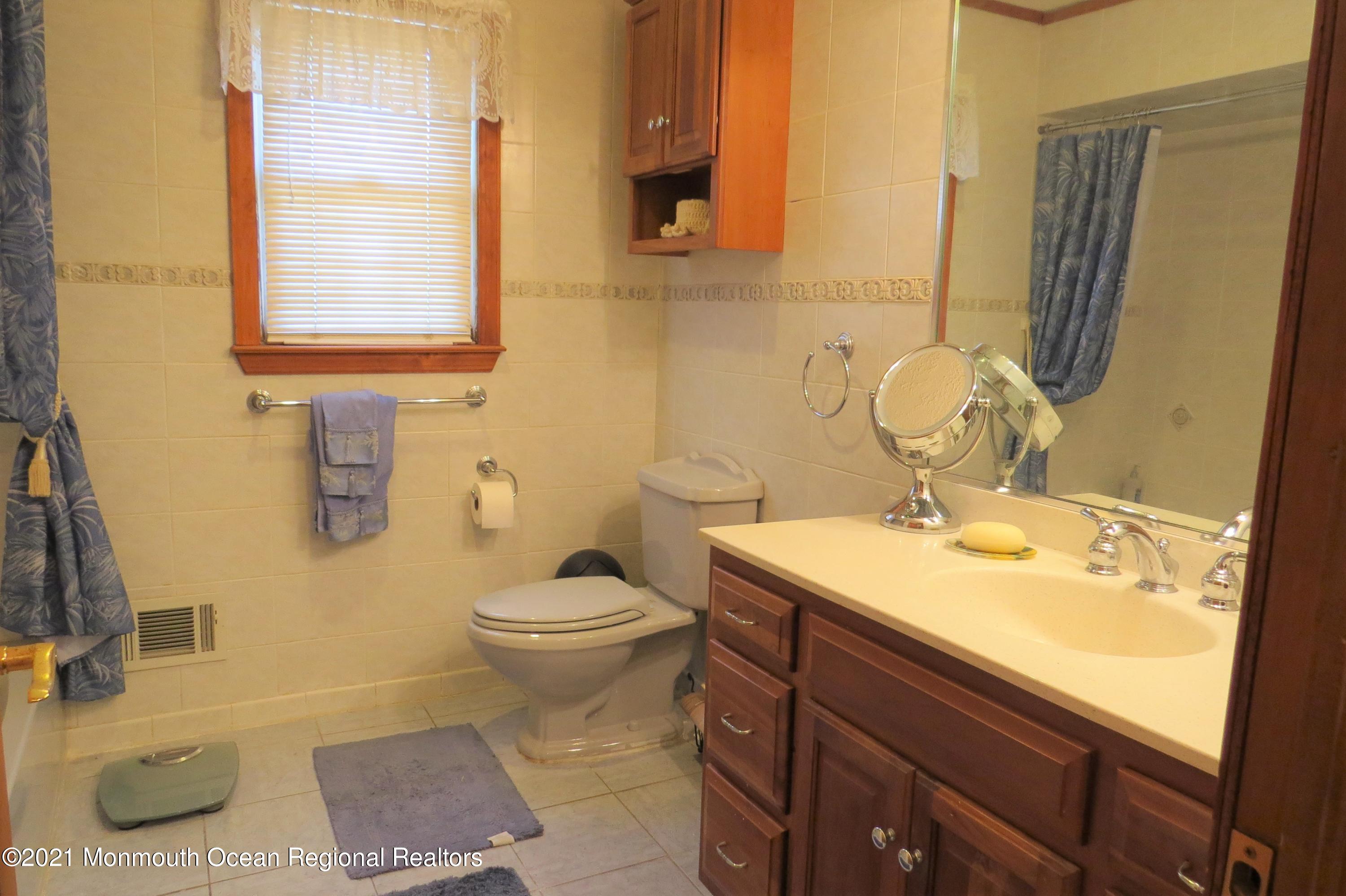 430 East Freehold Road Freehold, NJ 07728 - Photo 15 of 32 013