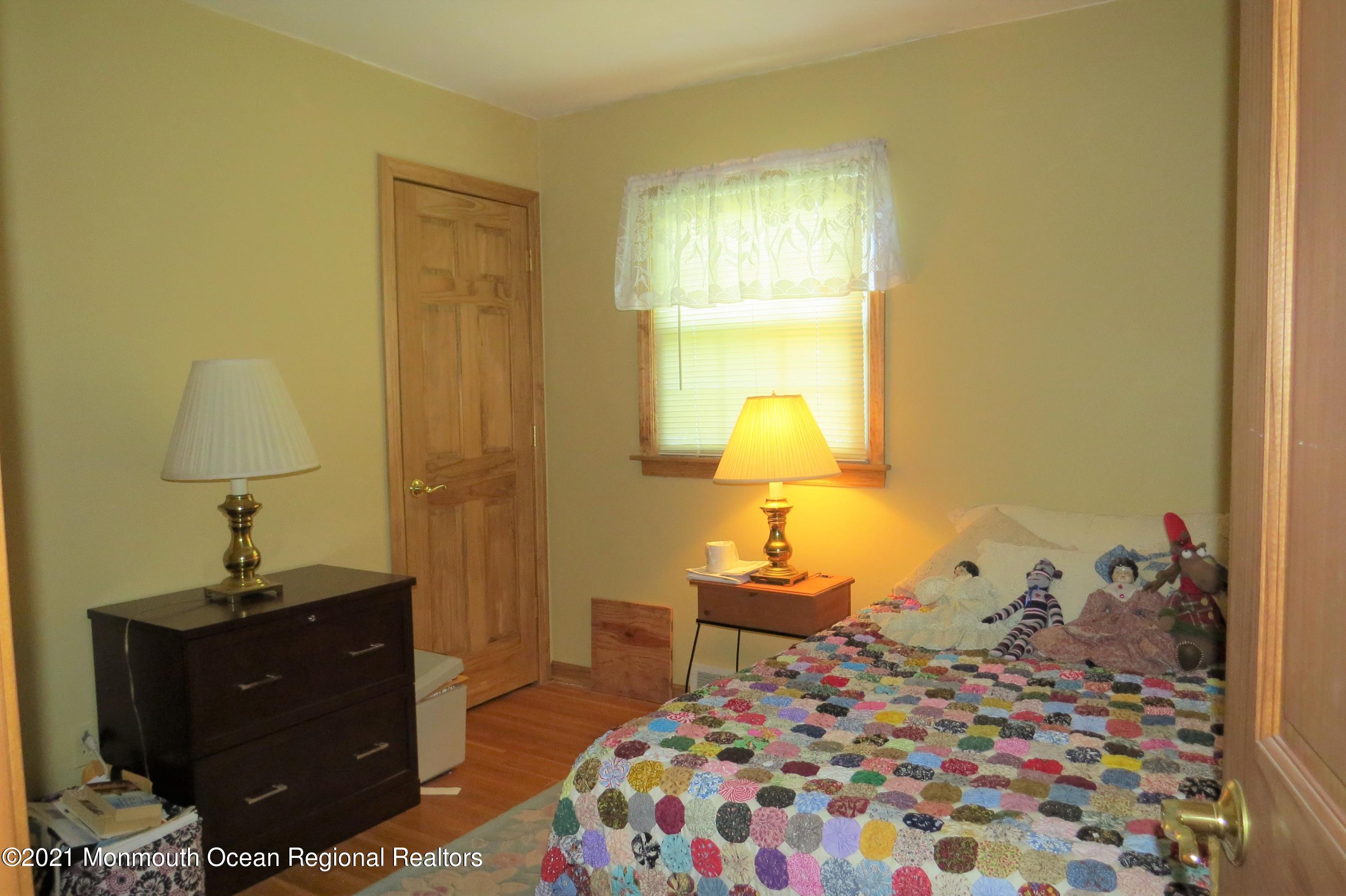 430 East Freehold Road Freehold, NJ 07728 - Photo 16 of 32 014