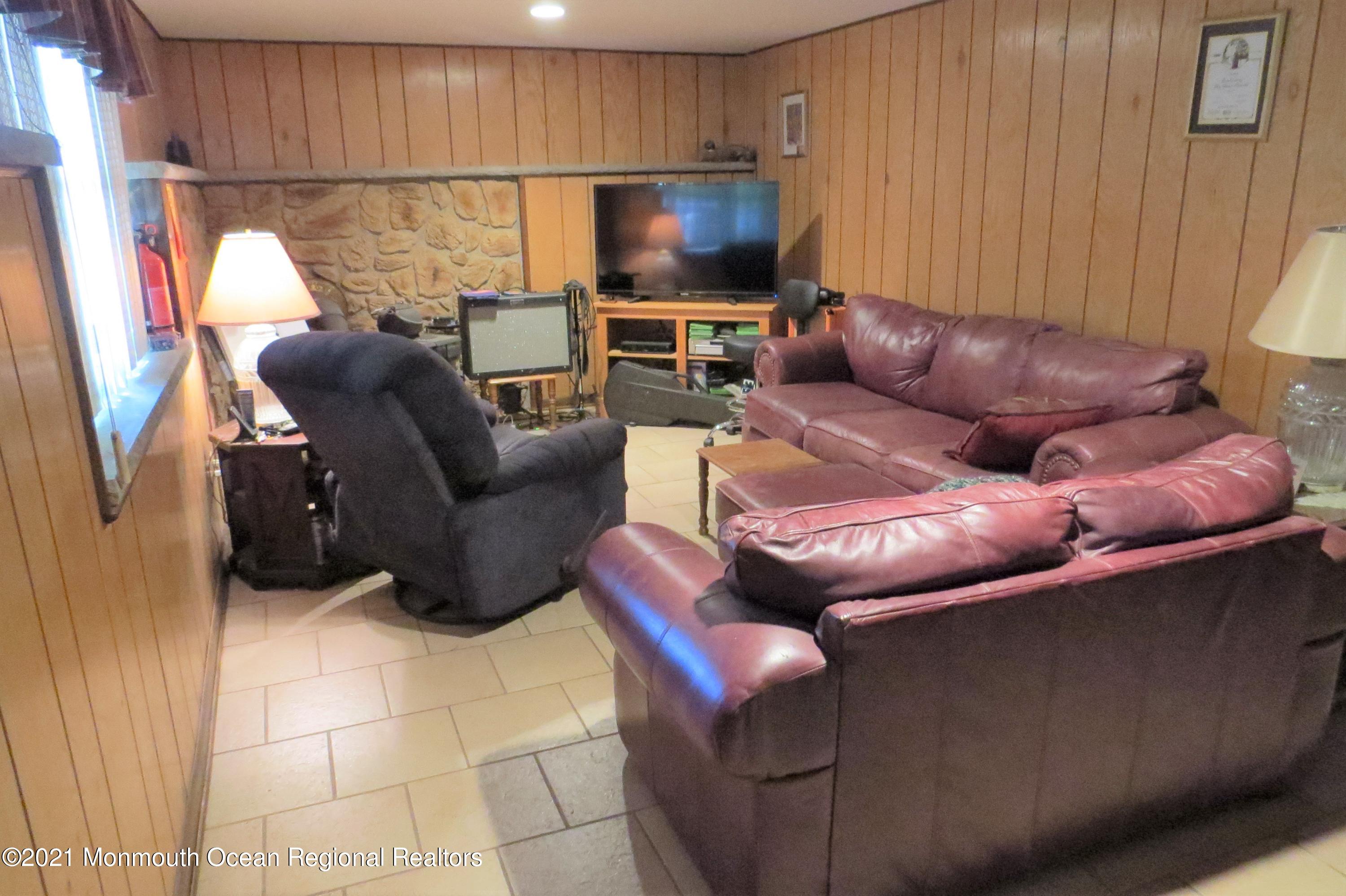 430 East Freehold Road Freehold, NJ 07728 - Photo 25 of 32 032