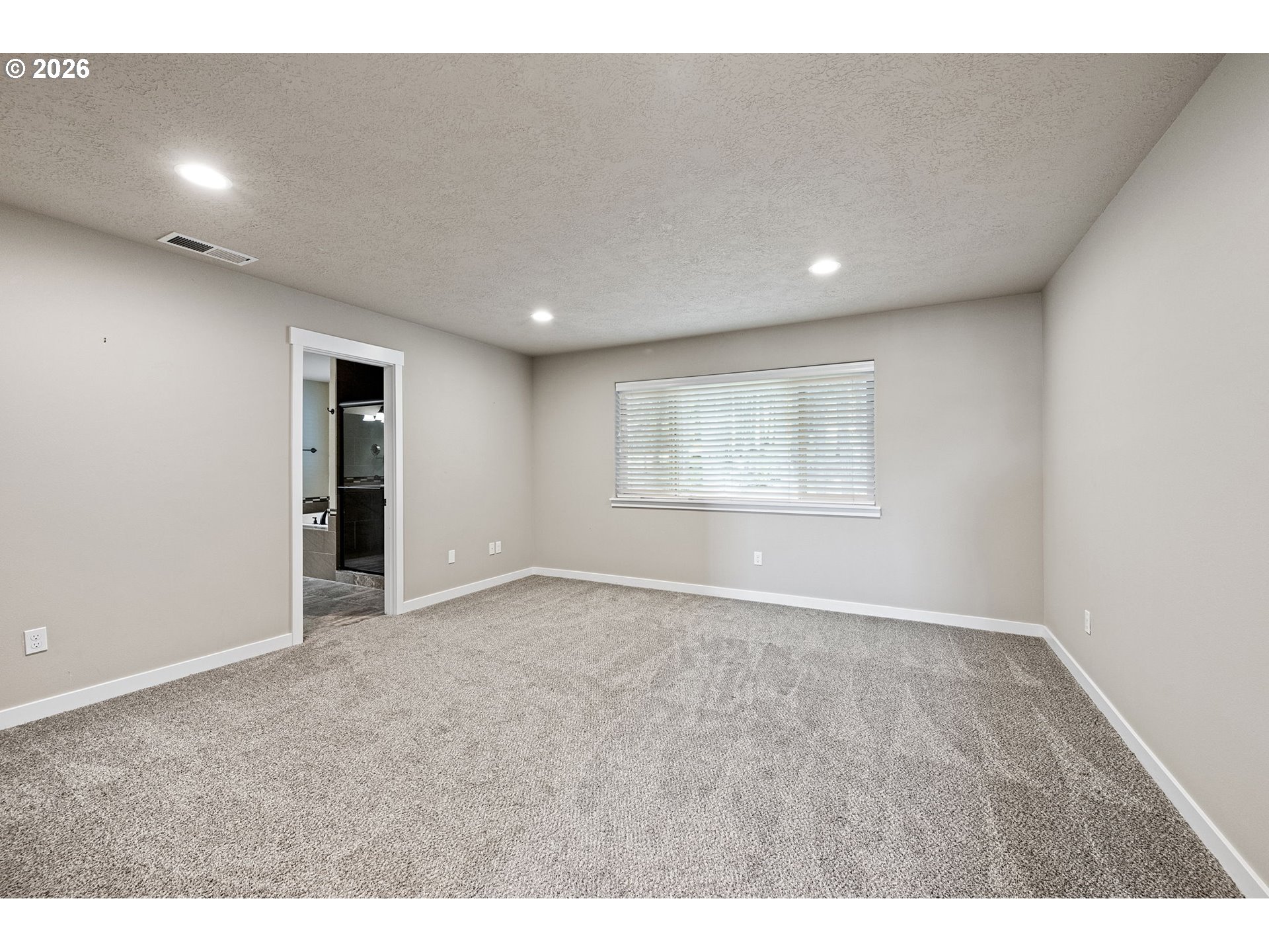 3237 Timberline Drive Eugene, OR 97405 - Photo 16 of 44 Bedroom, Primary