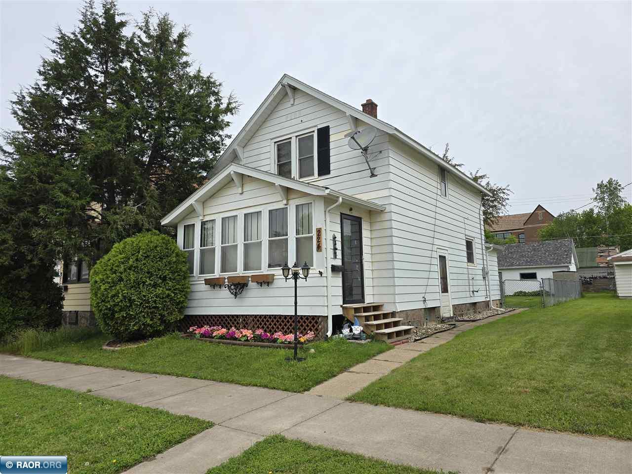224 6th Street Southwest Chisholm, MN 55719 - Photo 1 of 20