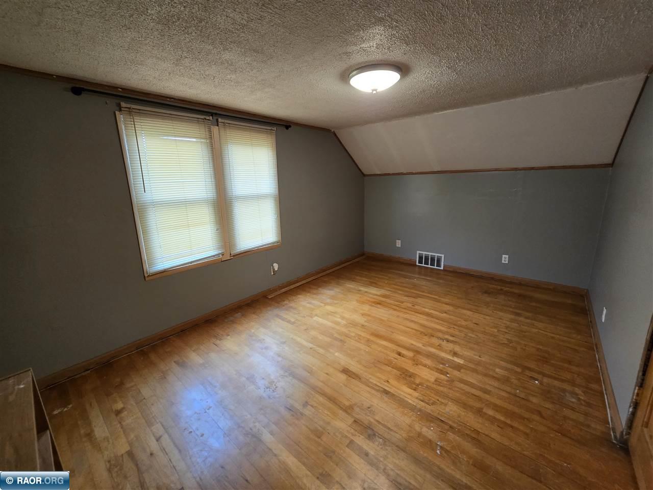 224 6th Street Southwest Chisholm, MN 55719 - Photo 15 of 20