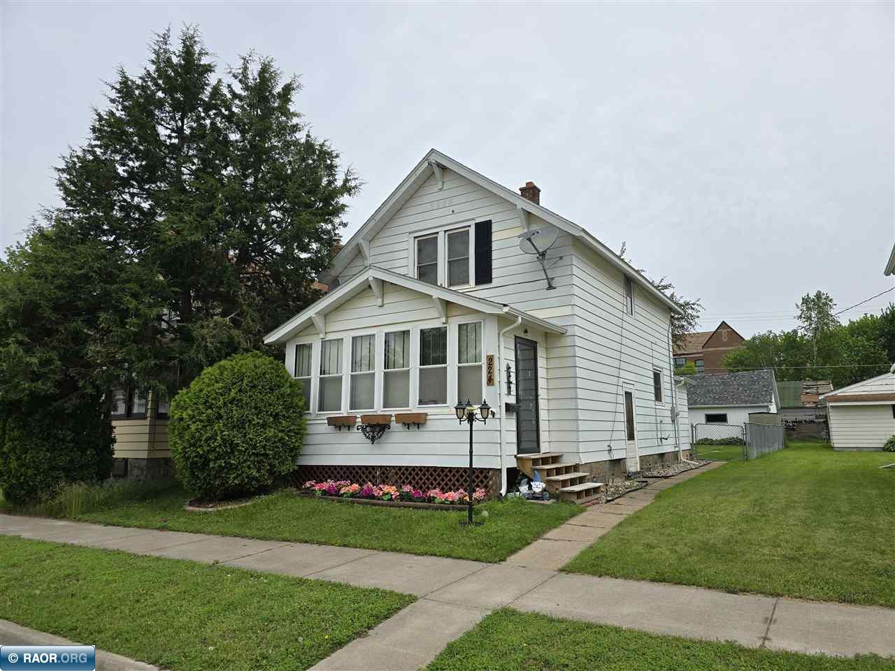 224 6th Street Southwest Chisholm, MN 55719 - Photo 2 of 20