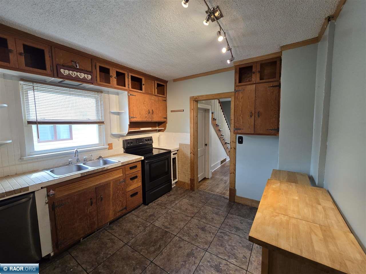 224 6th Street Southwest Chisholm, MN 55719 - Photo 10 of 20