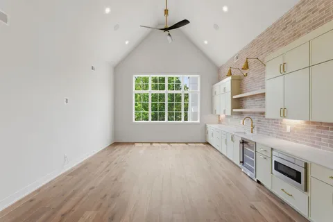 $2,999,992 | 105 Keyway Drive, Nashville, TN 37205