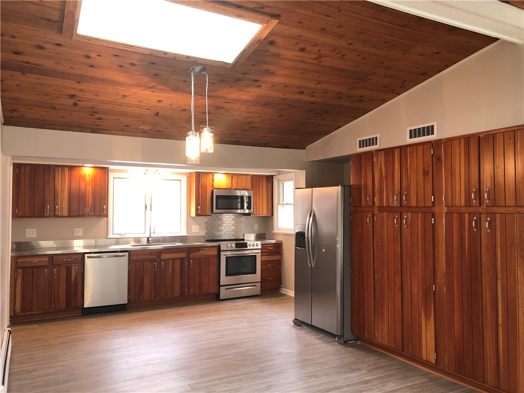 12 Lake Road Hamlin, NY 14464 - Photo 4 of 49