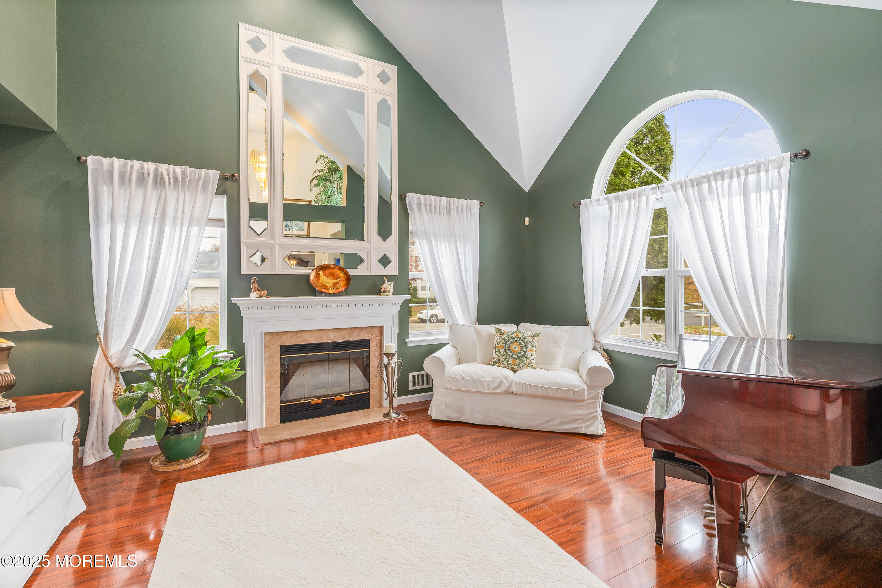 2 Kristen Court Matawan, NJ 07747 - Photo 3 of 57 vaulted living Room