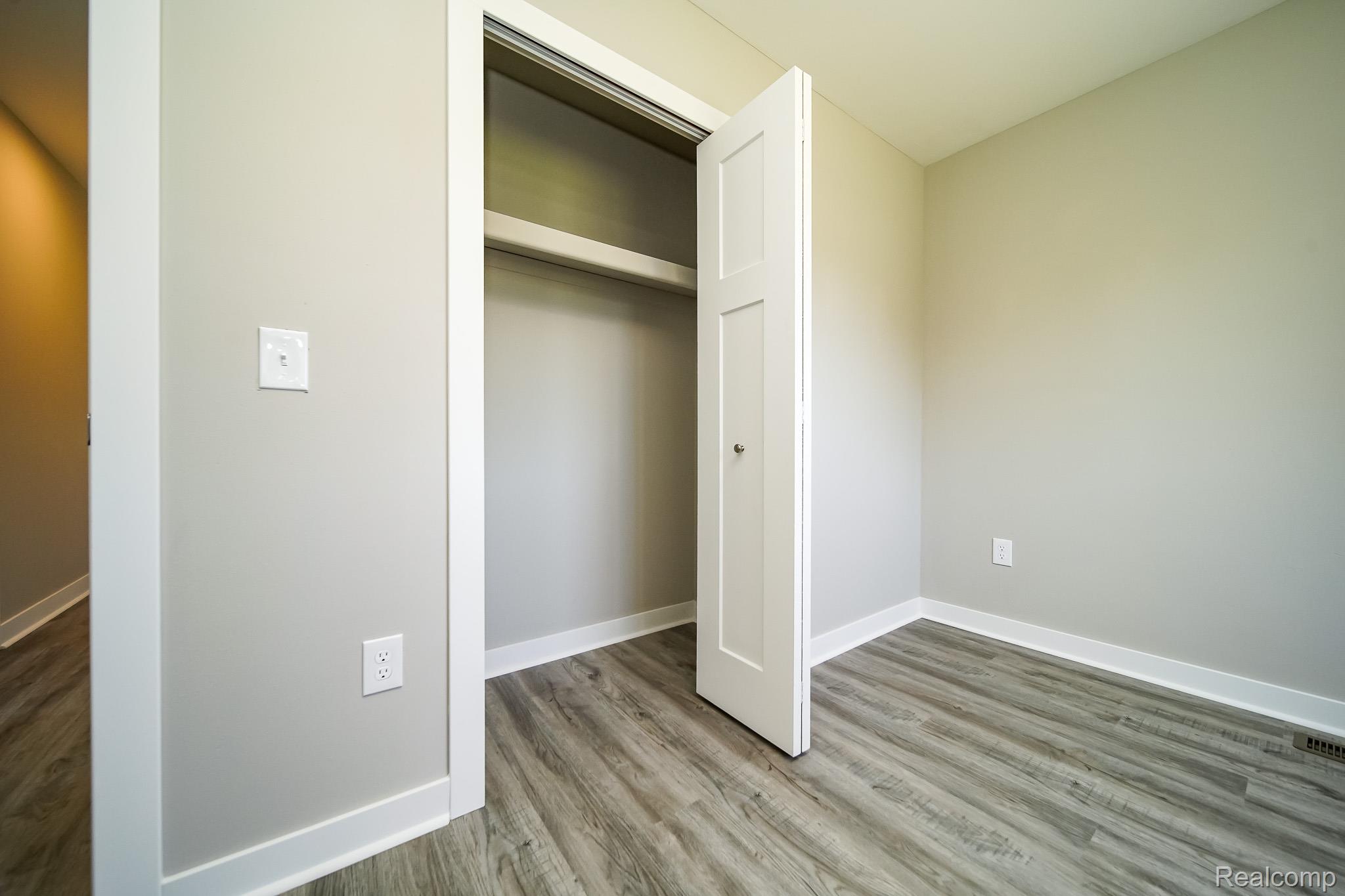 32100 Ruehle Avenue Warren, MI 48093 - Photo 41 of 54 DDS03608.jpg