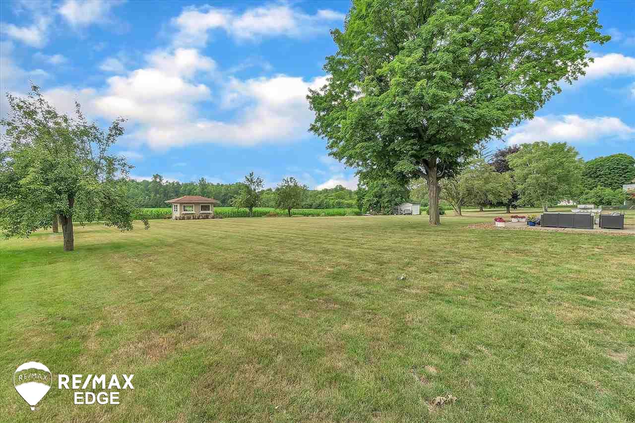 8248 Davison Road Davison, MI 48423 - Photo 32 of 34 50082339-32.JPG