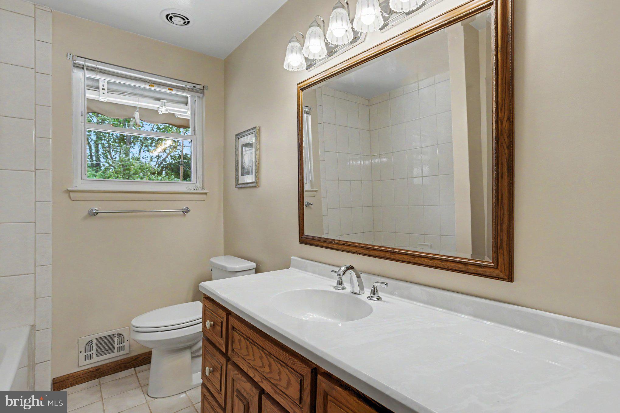9618 Dundawan Road Nottingham, MD 21236 - Photo 24 of 39 Main Level FULL bath with tub/shower