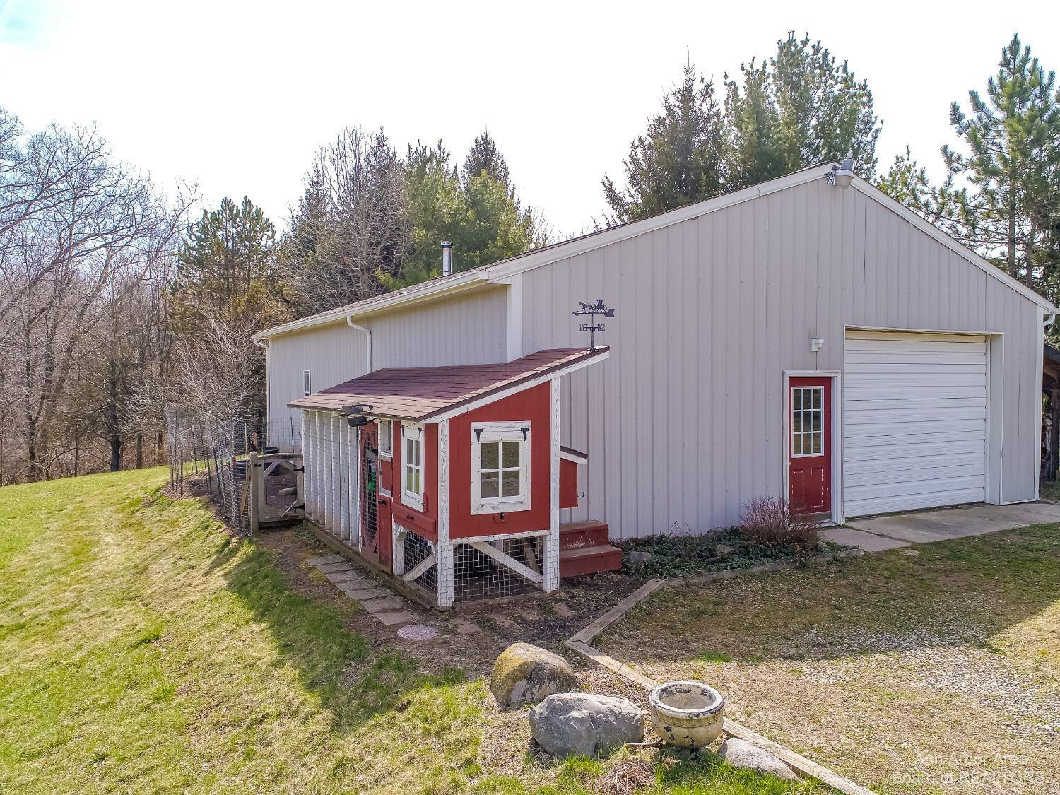 6501 Conway Road Chelsea, MI 48118 - Photo 3 of 54 Photo 3